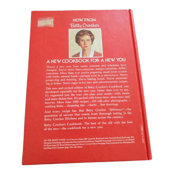 Vintage Betty Crocker Cookbook - Picture 3 of 3